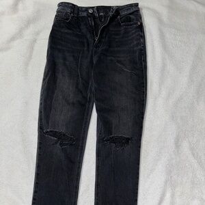 NEW Woman’s American Eagle Mom Jeans 00R